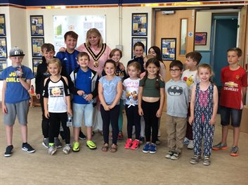 Mayor with pupils